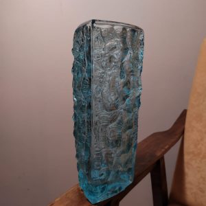 Vase triangulaire de Vladislav Urban