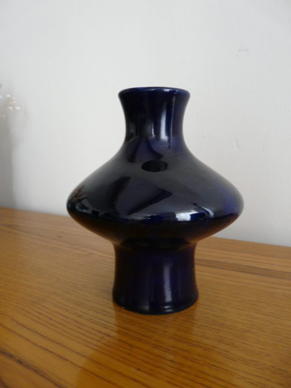 Petit vase bleu en céramique vintage