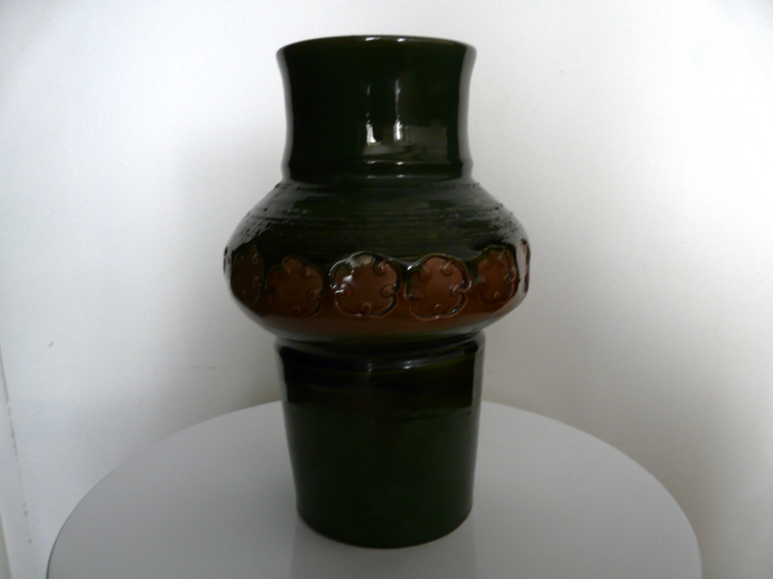 Vase vert en céramique vintage