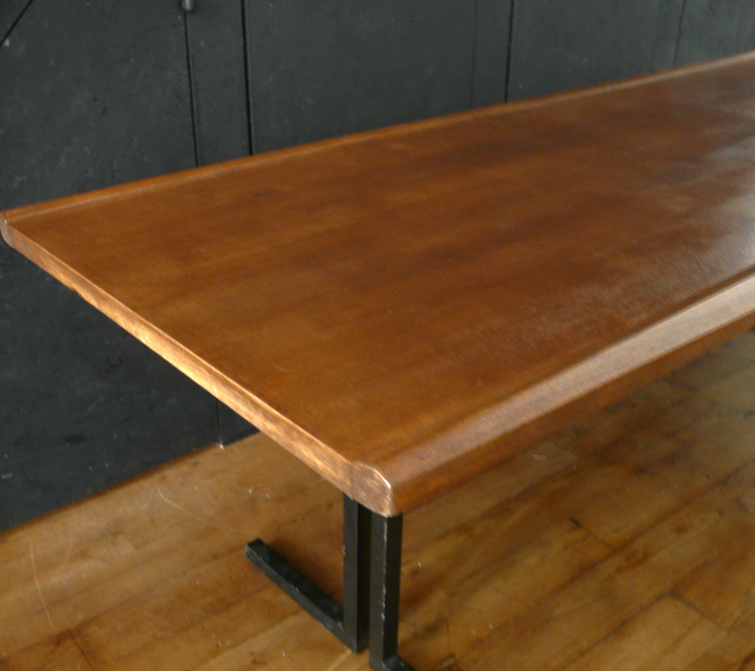 Grande table basse vintage en bois