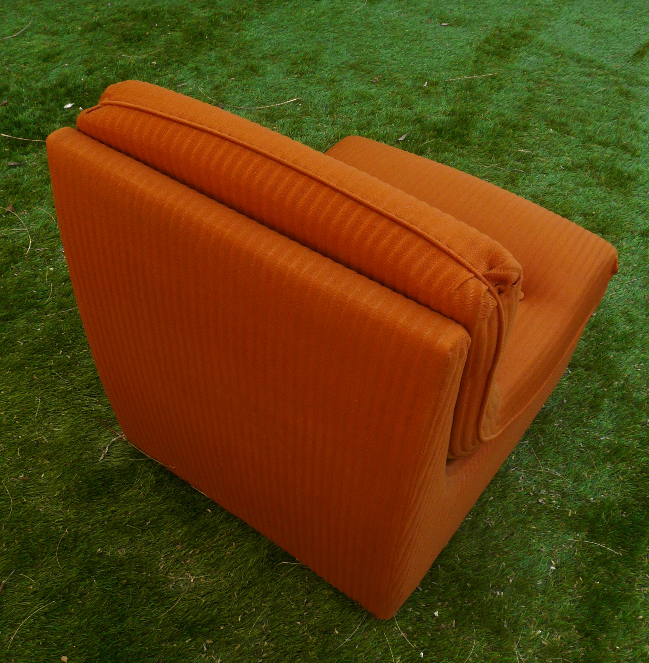 Chauffeuse vintage orange