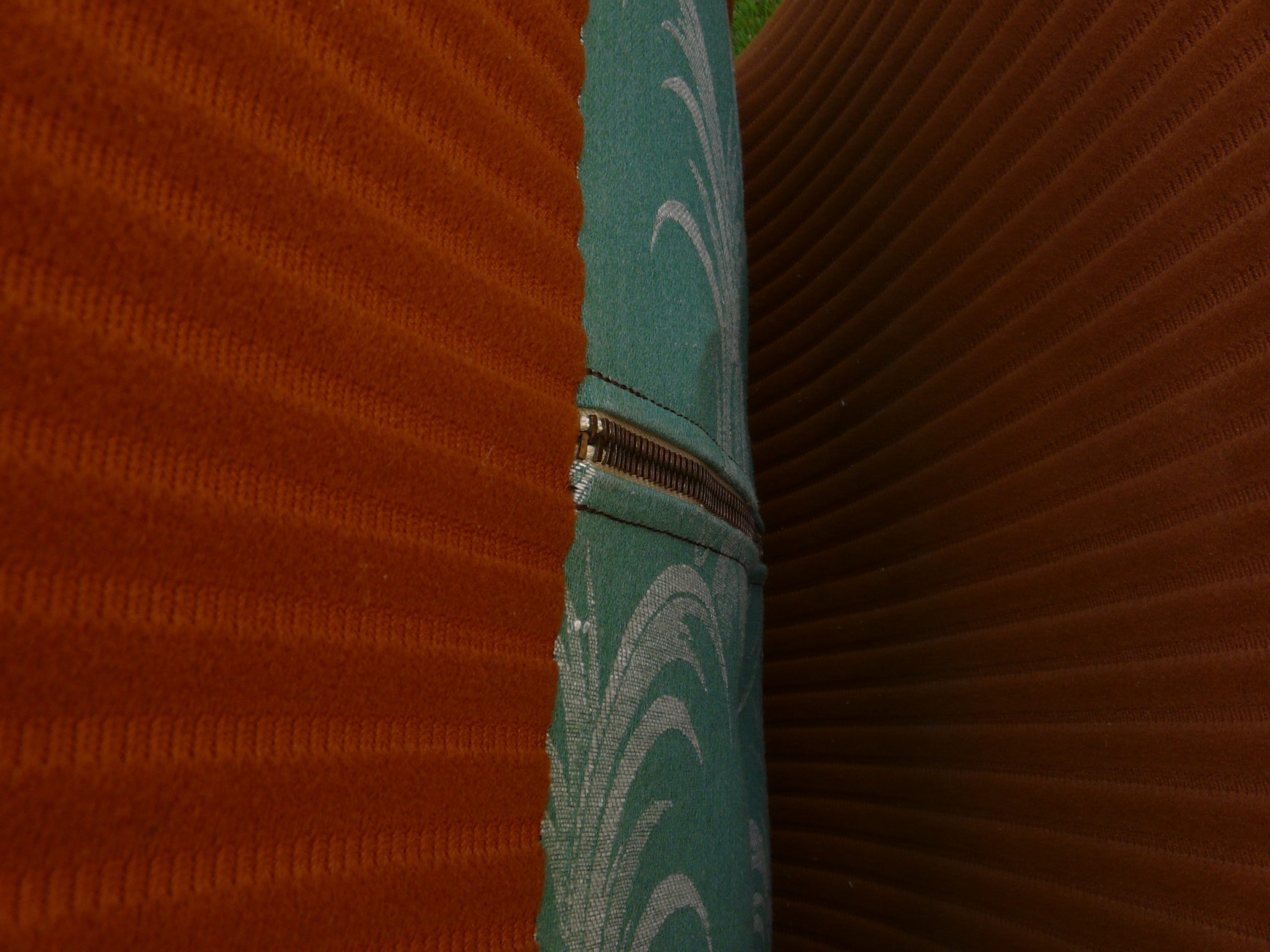 Chauffeuse vintage orange