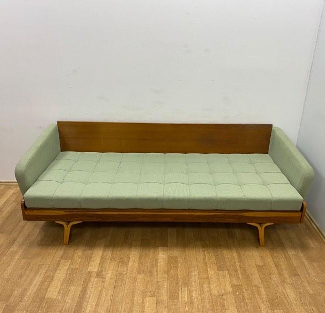 Canapé dépliable de Ludvik Volak-VENDU – Image 4