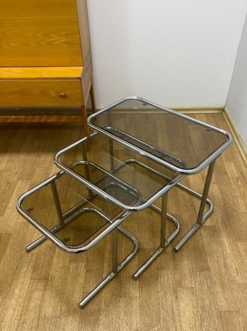 Petites tables gigognes vintage