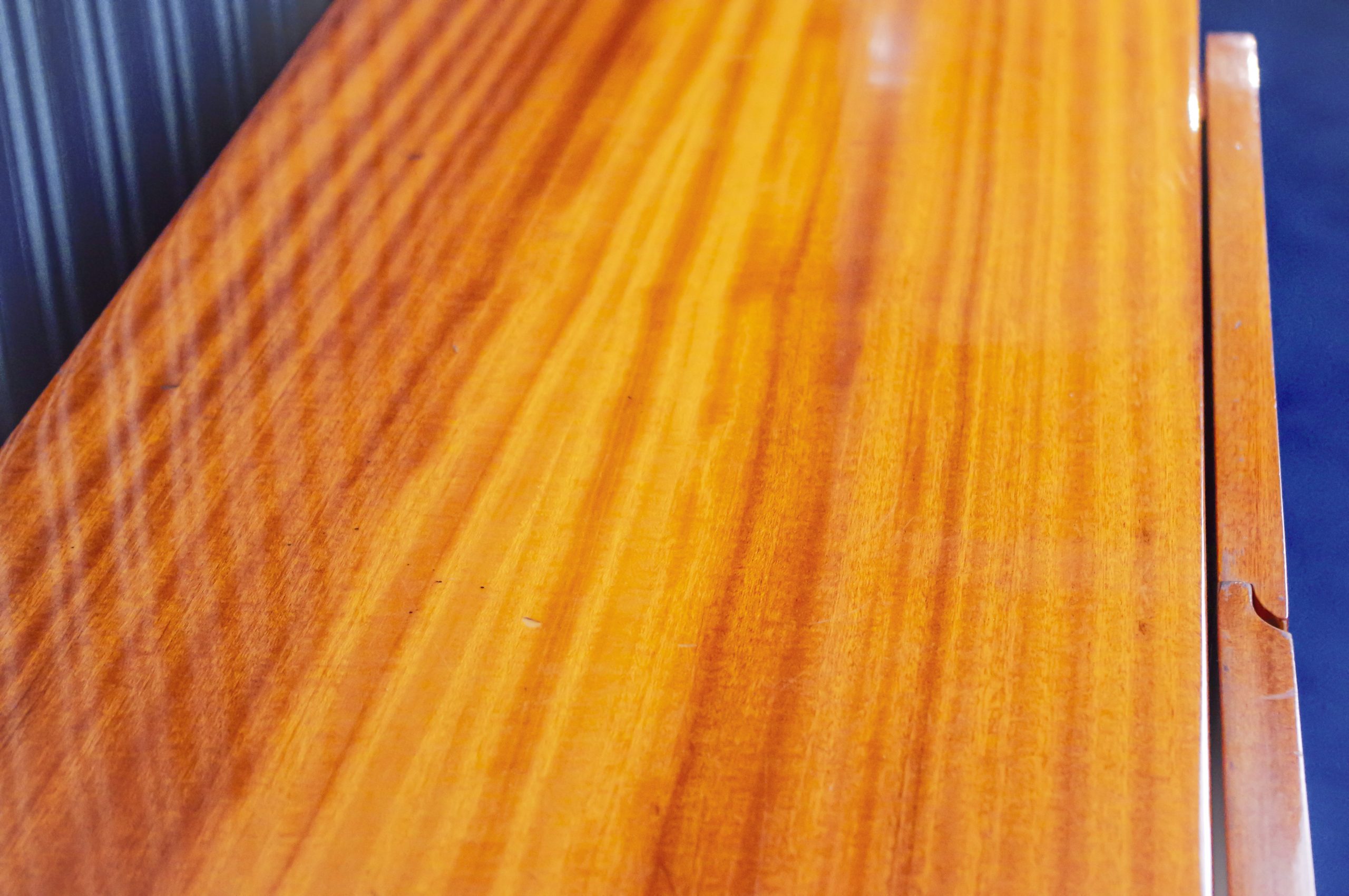 Enfilade vintage au piètement métallique - VENDU – Image 7