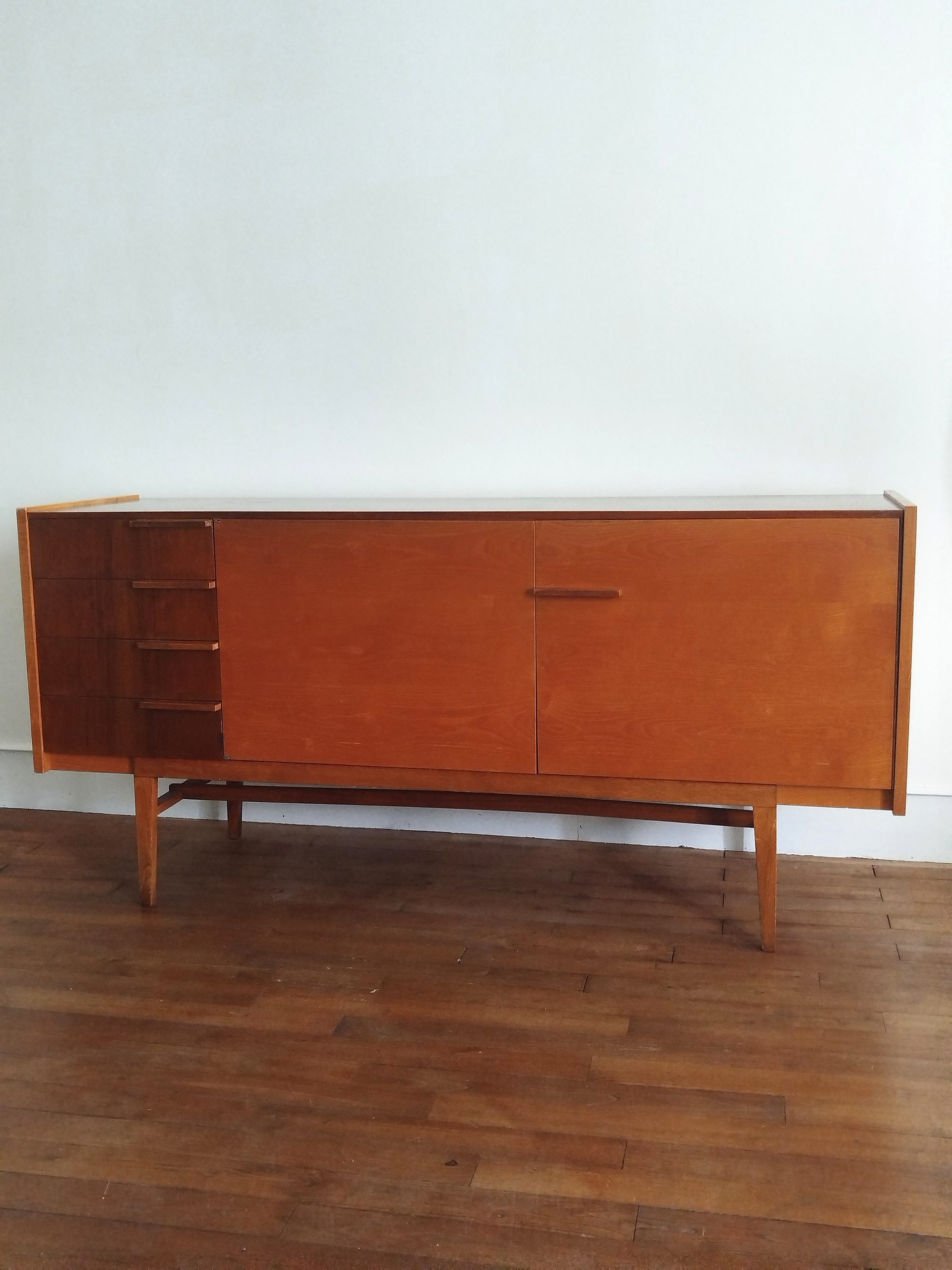 Enfilade vintage de Frantisek Mezulanik