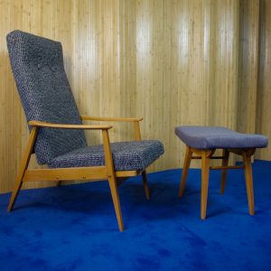 Fauteuil relax gris avec son tabouret