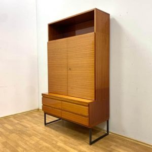 Bibliothèque fermée vintage