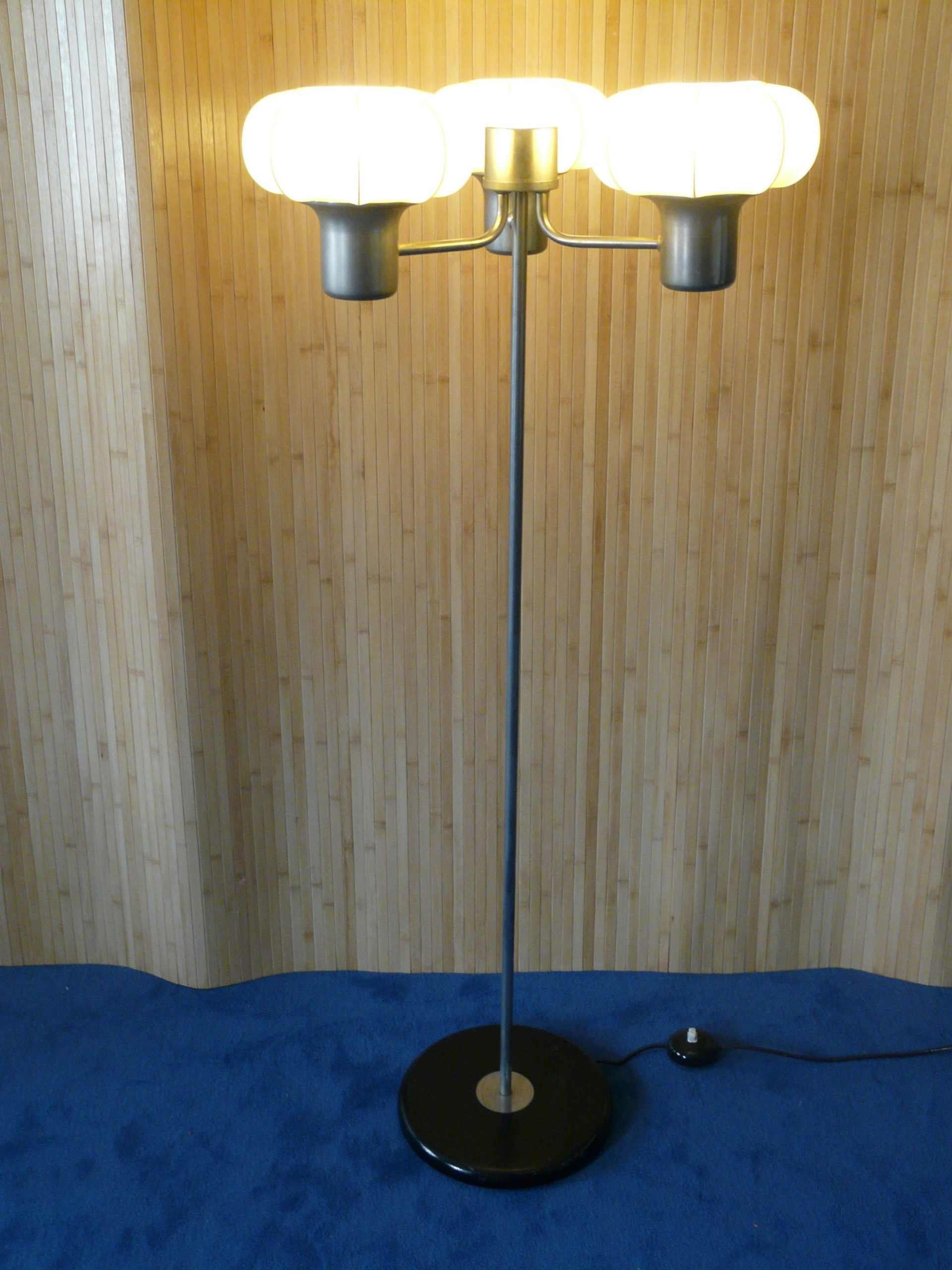 Lampadaire vintage à trois abat jour – Image 2